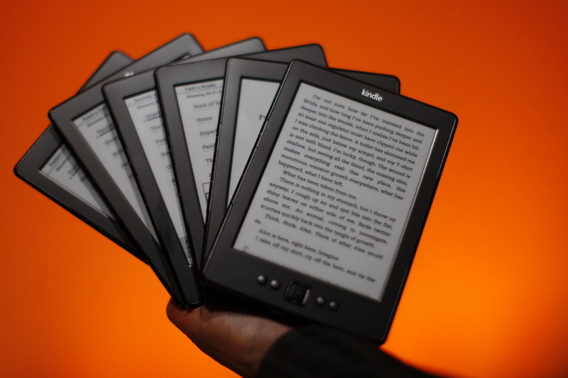 Should You Upgrade To The Kindle 6 for Its Touchscreen Features?