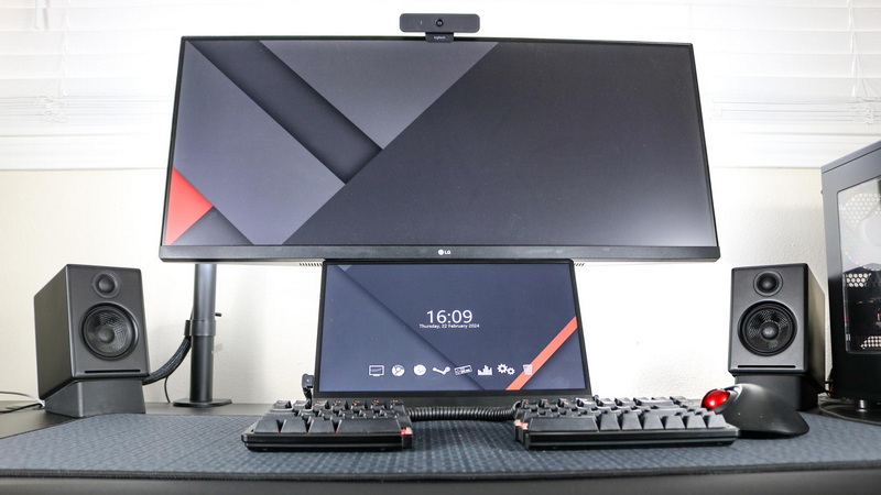 A High-Quality Touchscreen Display.jpg