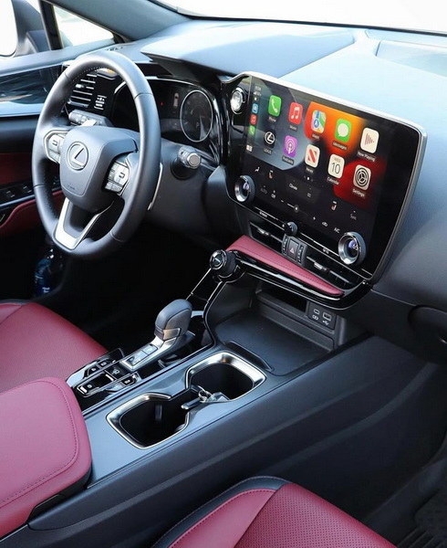 lexus interface with 14-in touchscreen display1