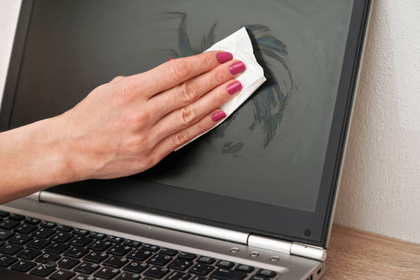 Proper Method To Clean LCD Monitor.jpg