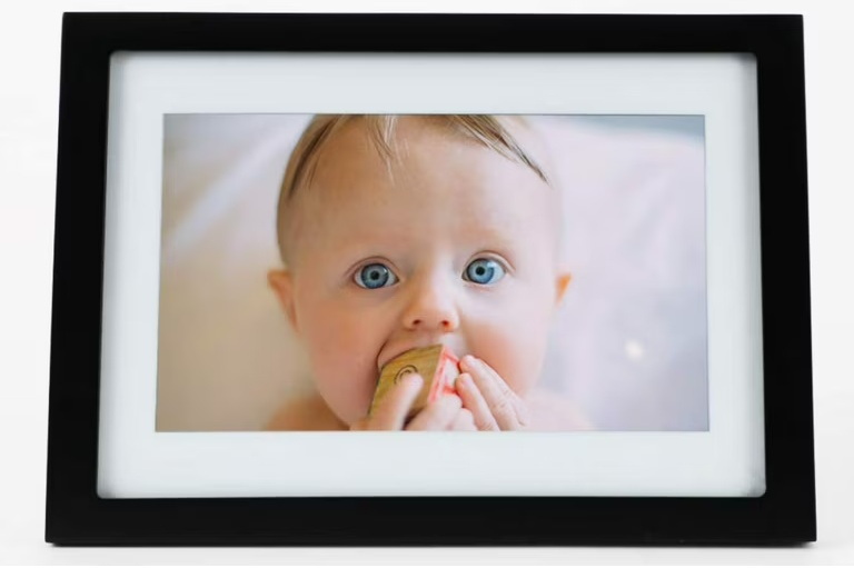 Skylight Frame 10 inch Wifi Digital Picture Frame Email Photos