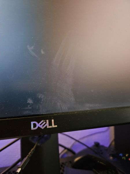 How To Remove Oil From an Lcd Screen