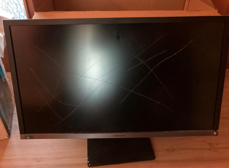um arranhão em uma tela LCD